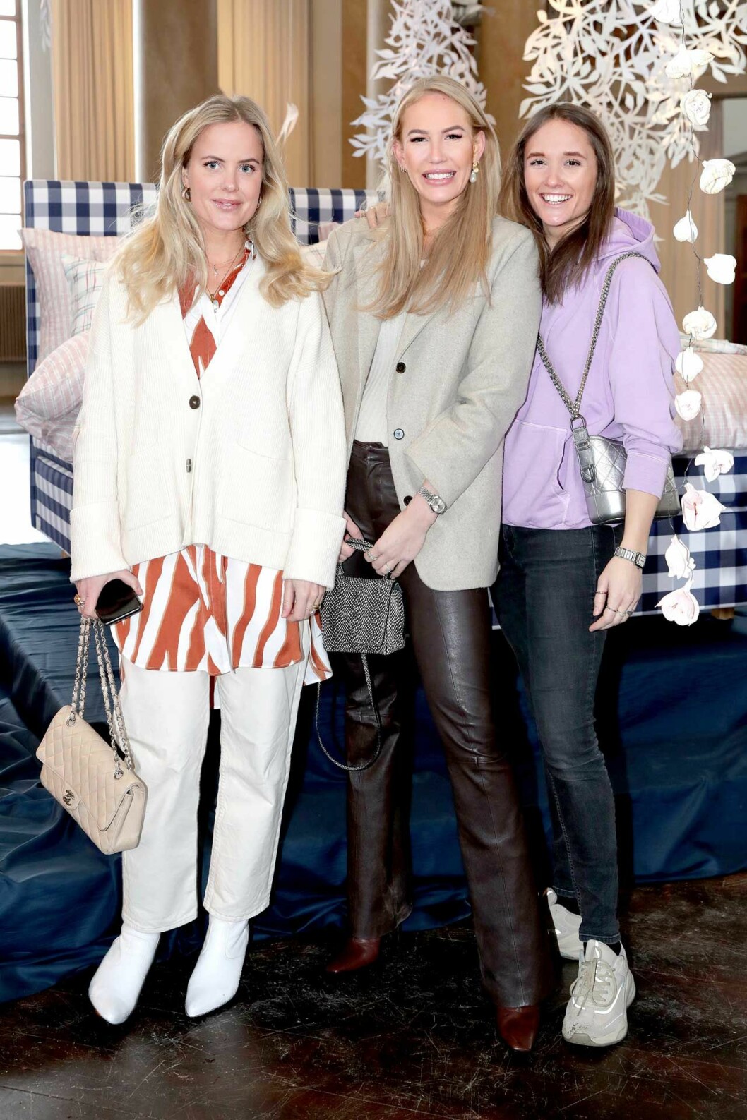 Triss i stilkunniga modeproffs! Joanna Fingal, Petra Tungården och Caroline Sandström. Triss i stilkunniga modeproffs! Joanna Fingal, Petra Tungården och Caroline Sandström.