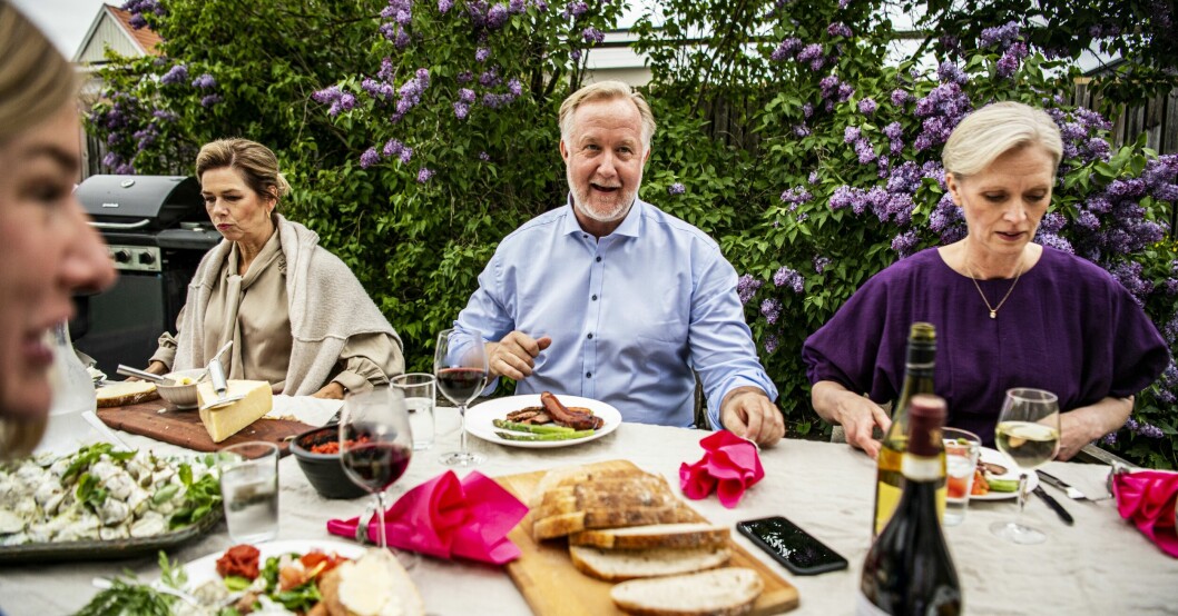 Johan Pehrson älskar att samla nära och kära till fest. Liberalernas paritledare Johan Pehrson