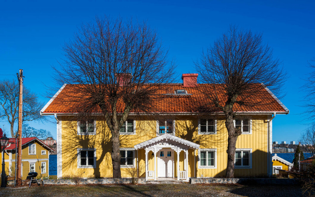 Madeleines exfästman Jonas Bergström och hustrun Stephanie har köpt en våning på Kungliga Djurgården. prinsessan madeleine jonas bergström djurgården hus