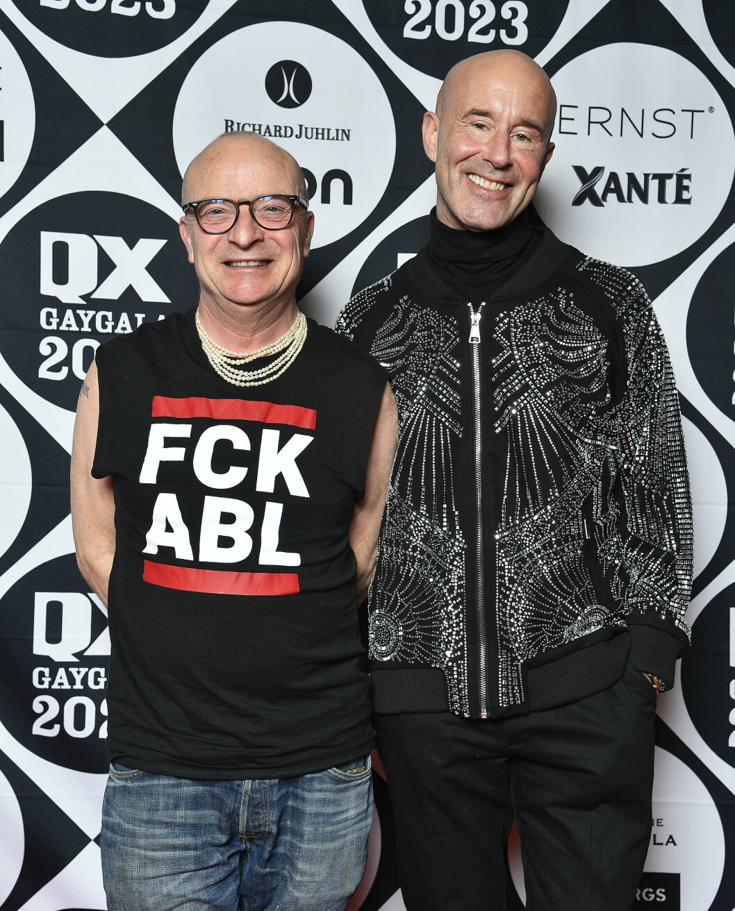 Här förvirrar Jonas och Mark alla. Jonas Gardell och Mark Levengood på QX-galan