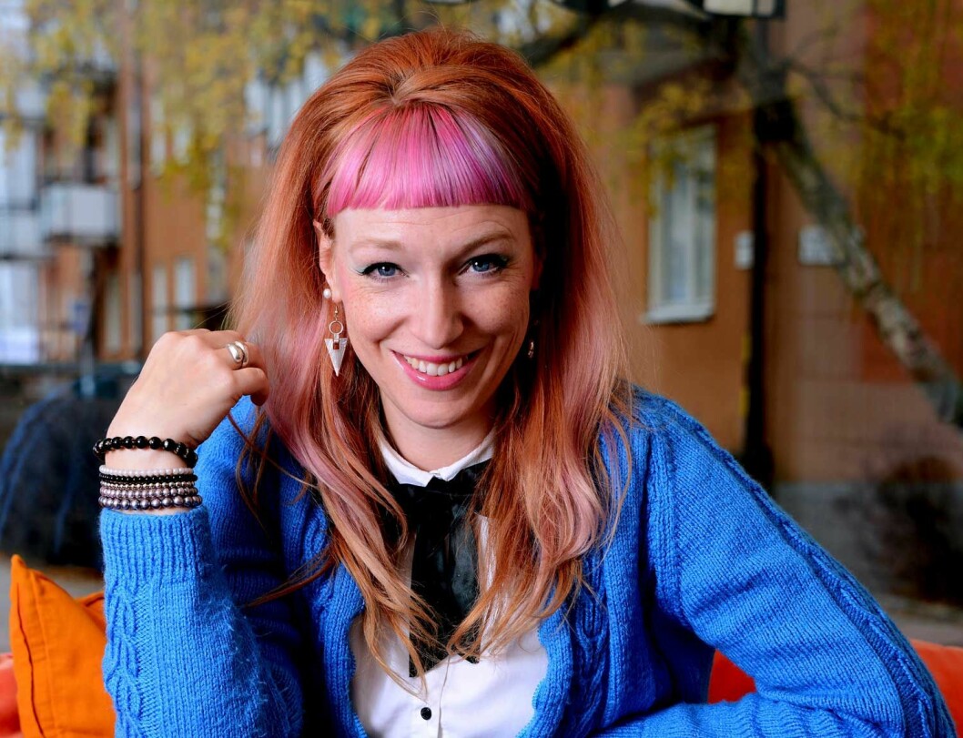 Förra året vann Josefin och Johar Bendjelloul På spåret. Nu tävlar de igen! Förra året vann Josefin och Johar Bendjelloul På spåret. Nu tävlar de igen!