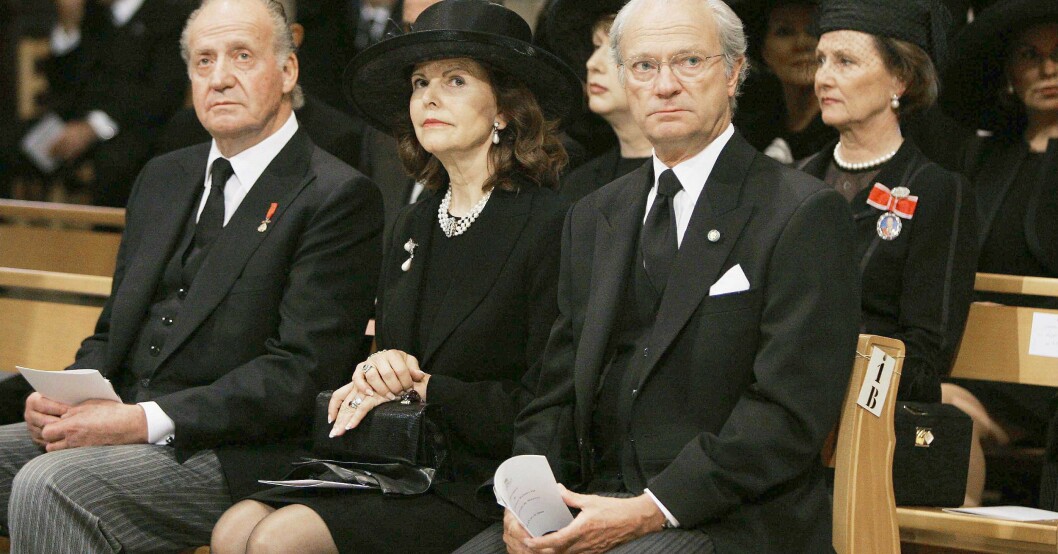 Juan Carlos är bekant med både drottning Silvia och kungen. Juan Carlos och drottning Silvia och kungen