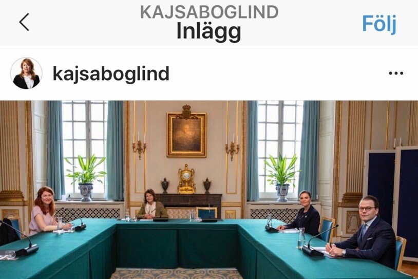 – Verkligen ett hedersuppdrag att få komma till slottet och berätta om USA-valet! Så många bra frågor från drottningen, kronprinsessan och prins Daniel, skriver Kajsa Boglind (till vänster i bild) på Instagram. Kajsa Boglind P4 Världen Sveriges Radio Drottning Silvia Kronprinsessan Victoria Prins Daniel på Kungliga slottet