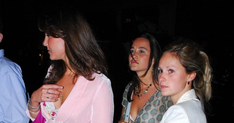 Kate med Pippa Middleton höger om sig. Syrrorna älskade en kväll på stan back in the days! Kate, Pippa Middleton