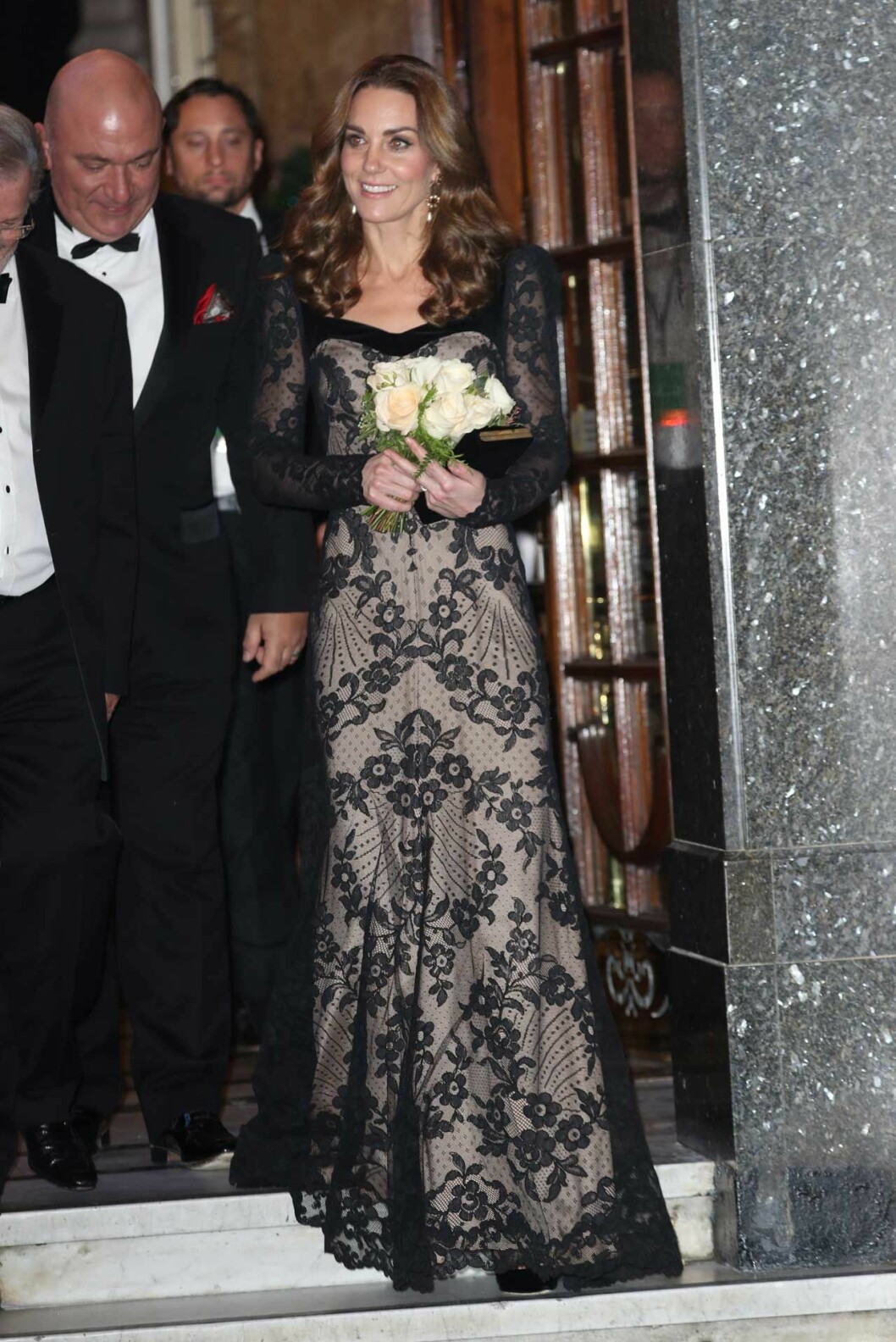 Kate i McQueen. Credit: What Kate Wore. Kate i spets