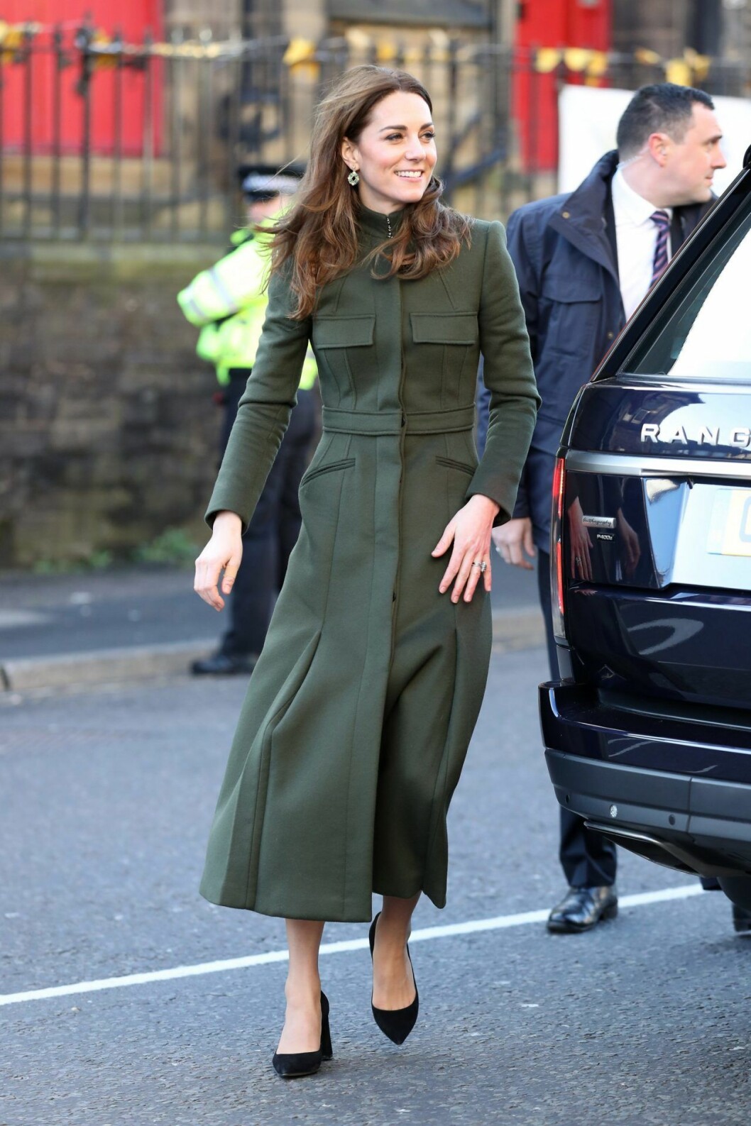 Kate i kappa från McQueen.
