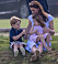 Prins George med mamma Kate och lilla Charlotte.