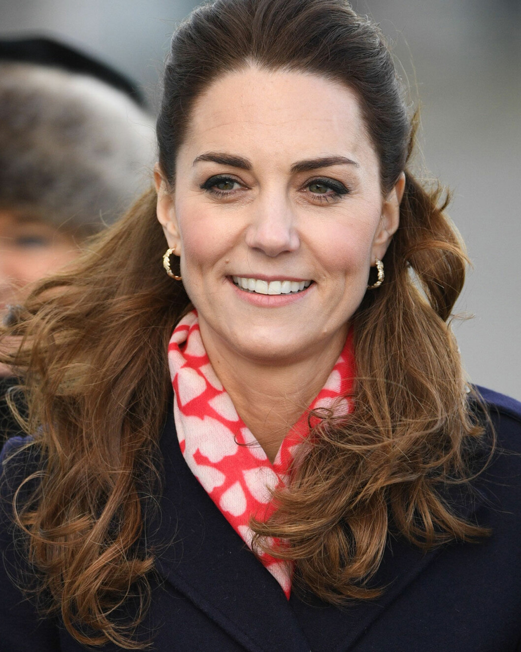 När kungligheter klär sig handlar det mycket om diplomatic dressing. Hertiginnan Kate i klädkrock med drottning Silvia.