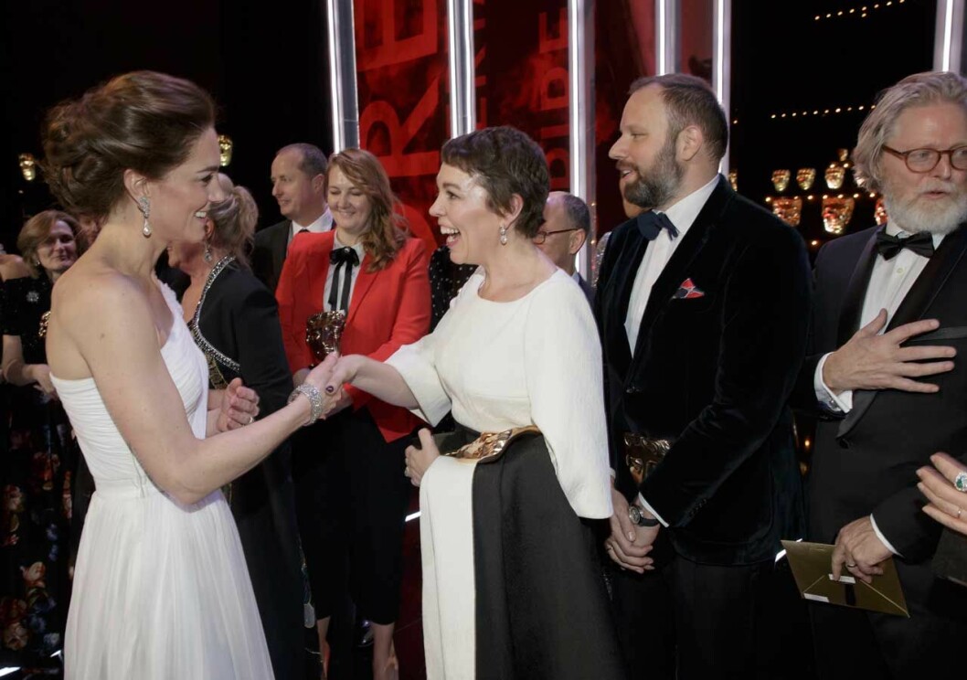 Olivia Coleman är nästa drottning Elizabeth i The Crown. Tänk om Kate hade kunnat bjuda på några pricksäkra råd… Kate med Olivia Coleman som spelar drottning Elizabeth i nästa omgång av The Crown.