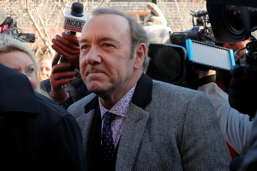 Skådespelaren Kevin Spacey anländer till rättssalen den 2 december 2019 för att försvara sig mot anklagelserna. Kevin Spacey