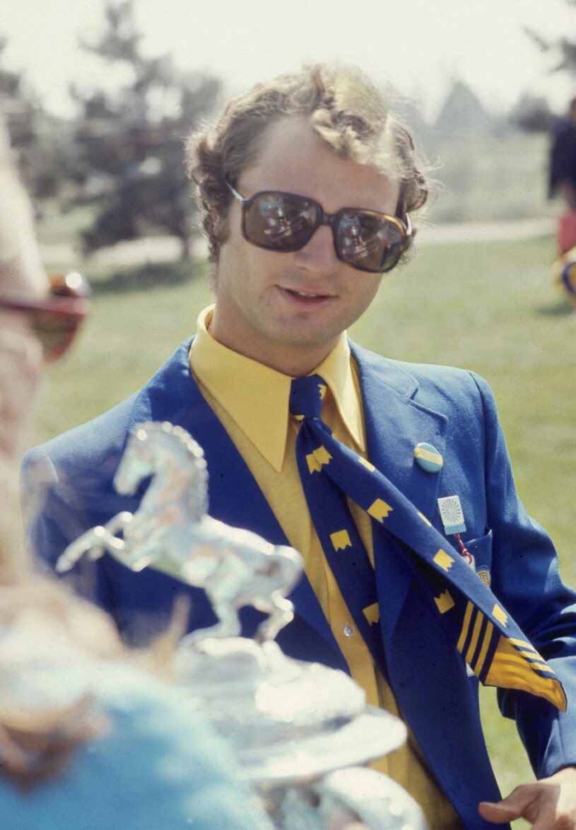 Kungen på OS i Munchen 1972 med solglasögon och blågula kläder