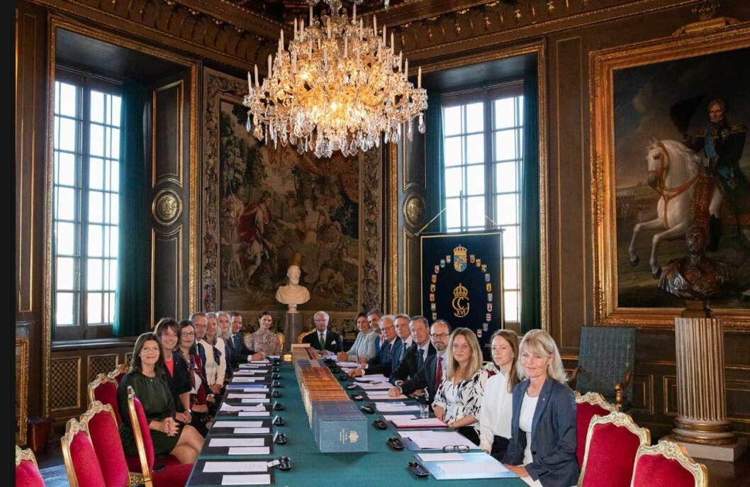 Kronprinsessan Victoria på konselj – iförd norsk design. Victoria på konselj