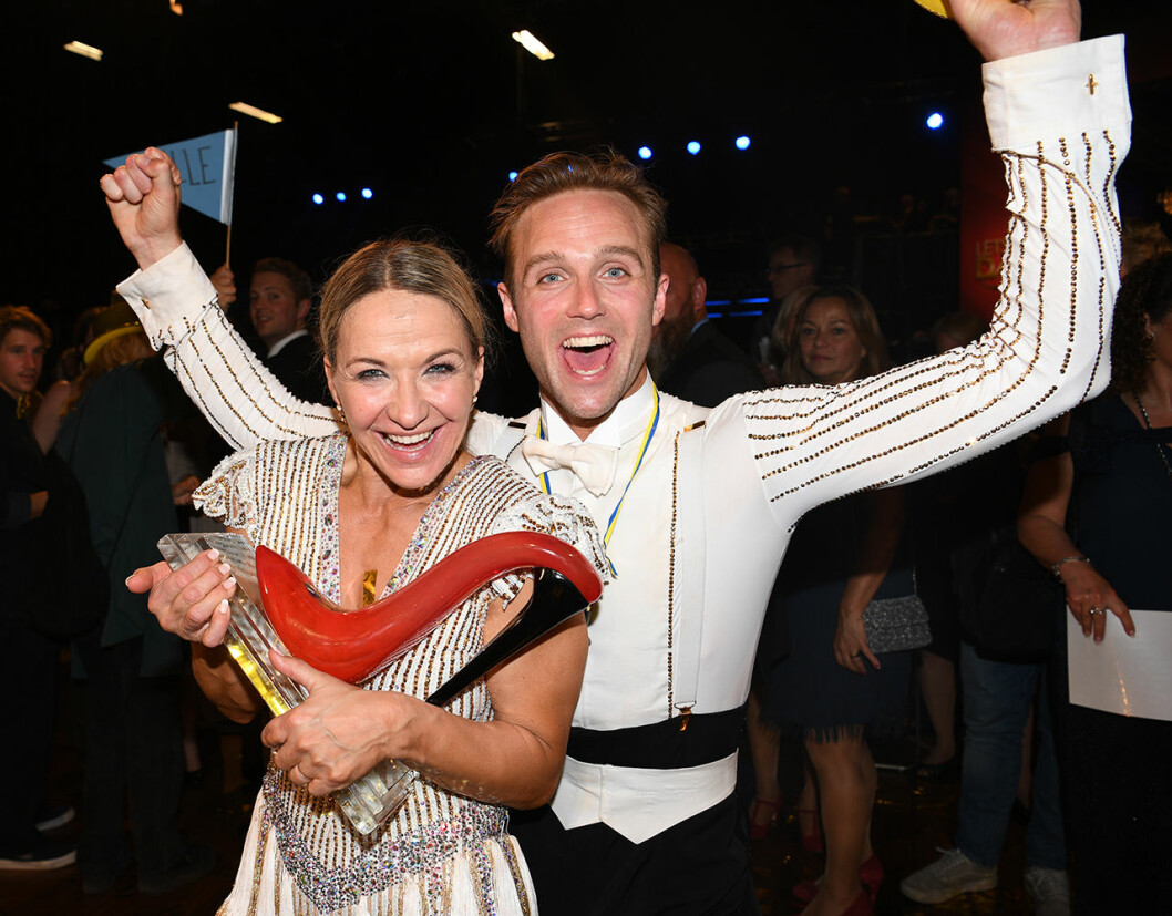 Kristin och Calle med den efterlängtade glasskon, år 2019. kristin kasperssen calle sternet let's dance 2019