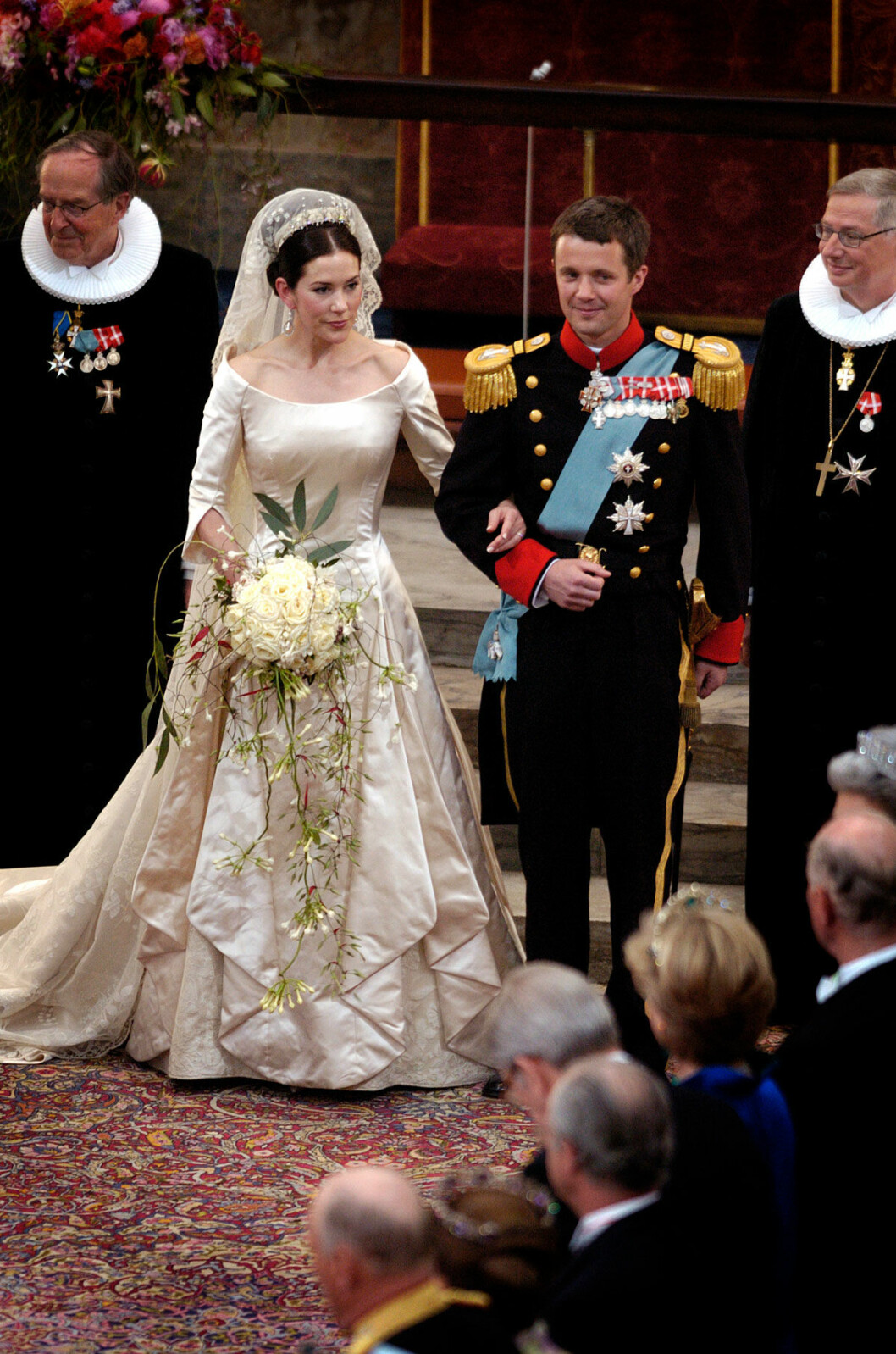 Efter bröllopet med kronprins Frederik är Mary kronprinsessa av Danmark. Danmarks kronprins Frederik gifte sig med Mary Donaldson, som efter bröllopet är kronprinsessa av Danmark.