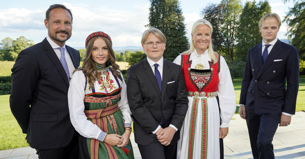 Kronprinsessans barn har växt upp! Kronprins Hakoon, prinsessan Ingrid Alexandra, prins Sverre-Magnus, kronprinsessan Mette-Marit och Maris Borg Høiby