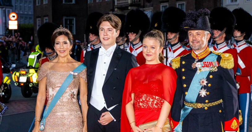 Danska kronprinsfamiljen på Margrethes 50-årsjubileum.