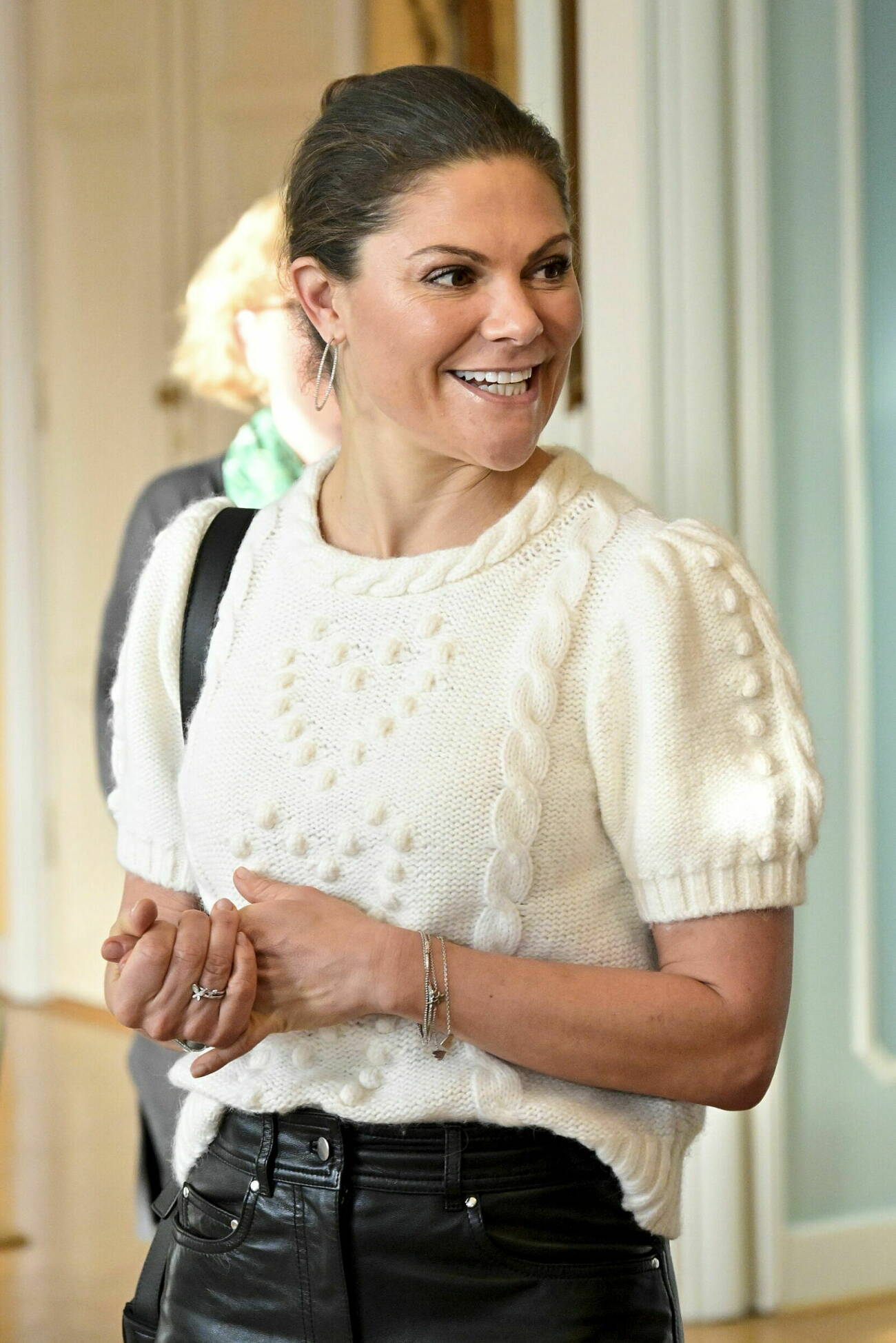 kronprinsessan Victoria i Malmö i vit kabelstickad topp