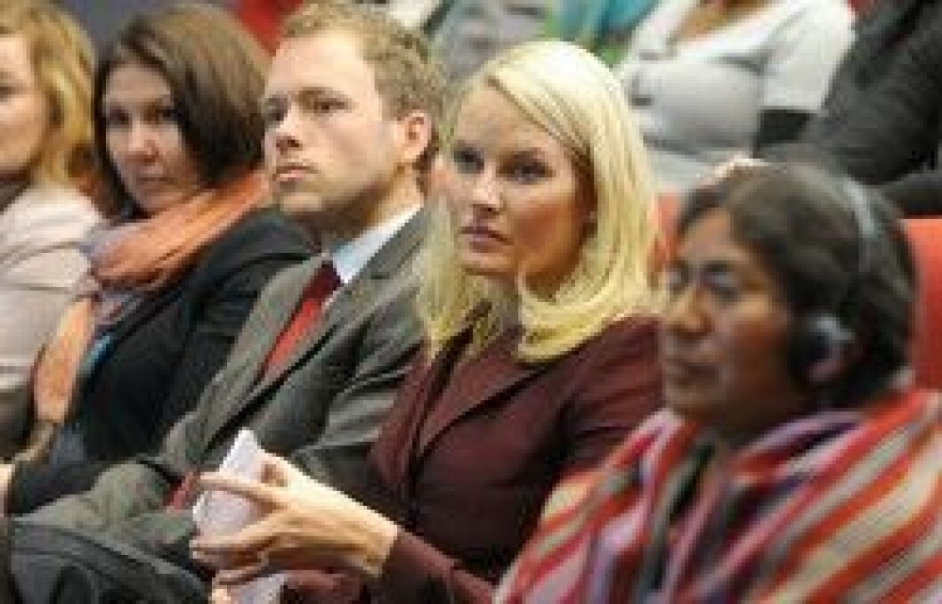 Kronprinsessan Mette-Marit på ett kvinnorätts-symposium. Kronprinsessan Mette-Marit på ett kvinnorätts-symposium.