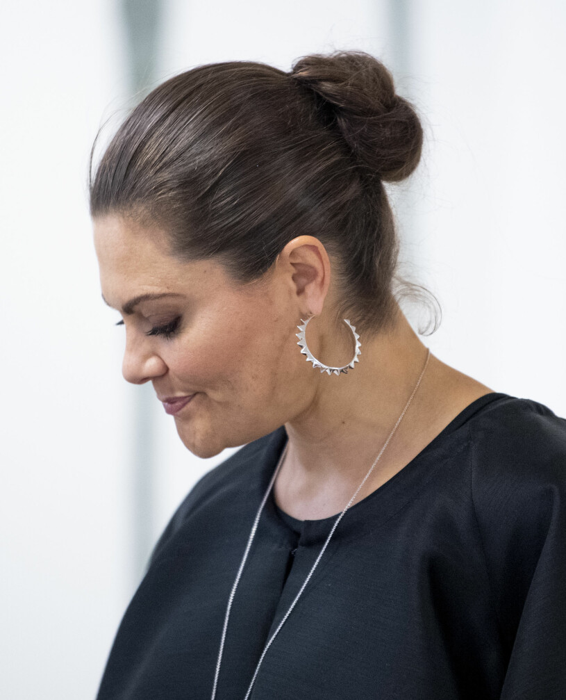 Kronprinsessan Victoria i örhängen från Sophie by Sophie