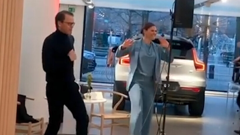 Victoria och Daniel rockar loss till Uma Noite (Groove Boy Remix). Kronprinsessan Victoria Prins Daniel Dansar