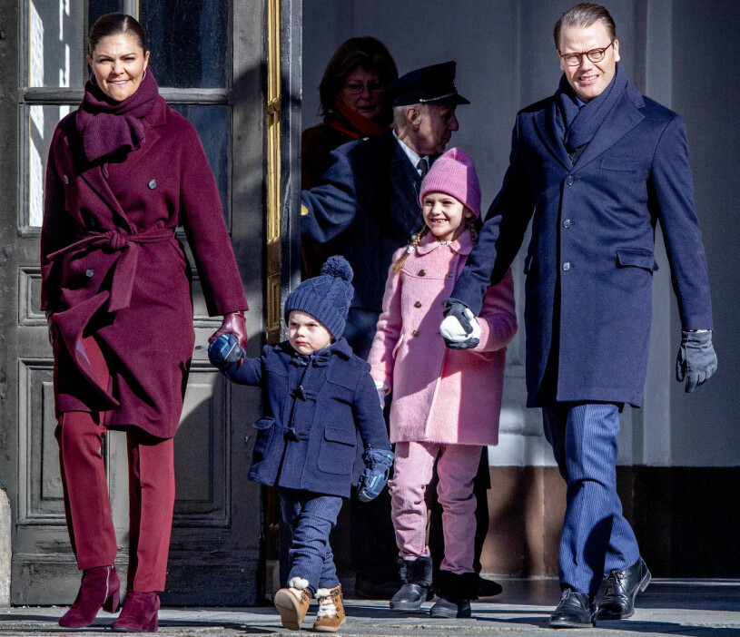 För det här gänget blev det Haga i stället. Kronprinsessan Victoria Prins Oscar Prinsessan Estelle Prins Daniel