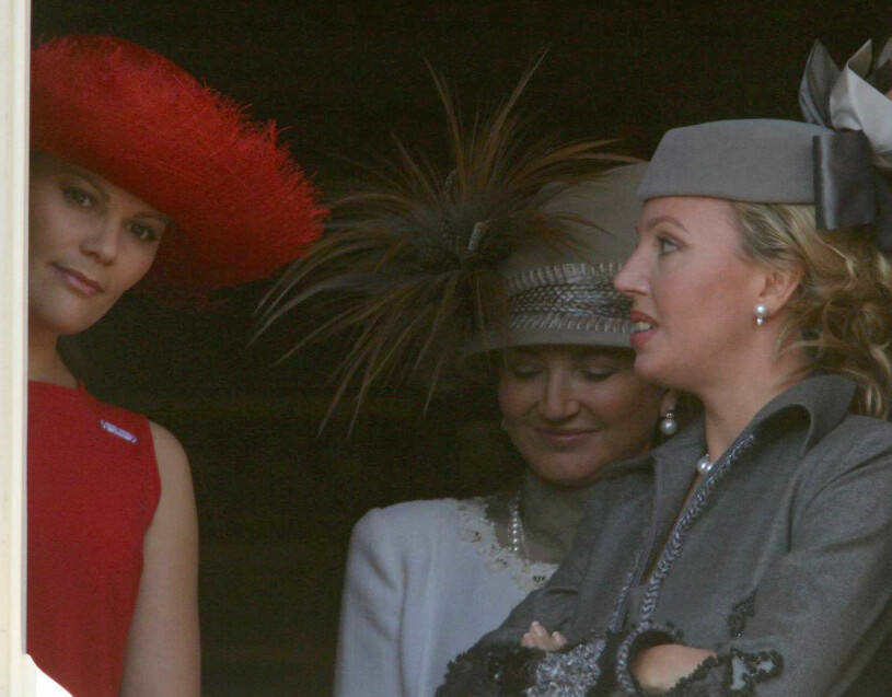 Kronprinsessan Victoria och prinsessan Camilla vid kröningen i Monaco. Kronprinsessan Victoria Prinsessan Camilla de Bourbon et des Deux Siciles