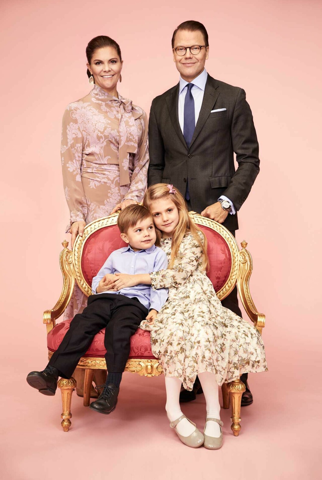 Nya bilden på vår vackra kronprinsessfamilj! Kronprinsessfamiljen