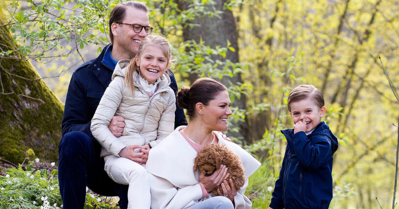Kronprinsessfamiljen med älsklingen Rio, här var han liten! Kronprinsessfamiljen