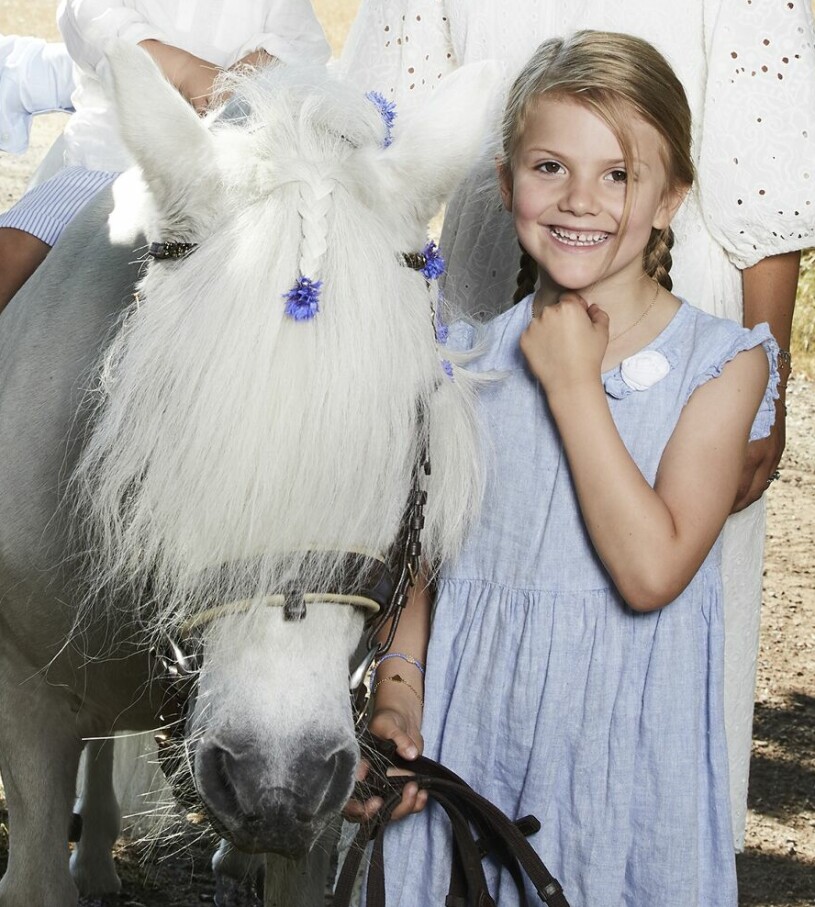 En riktig hästjej. Estelle har haft egen häst i nästan hela sitt tioåriga liv.