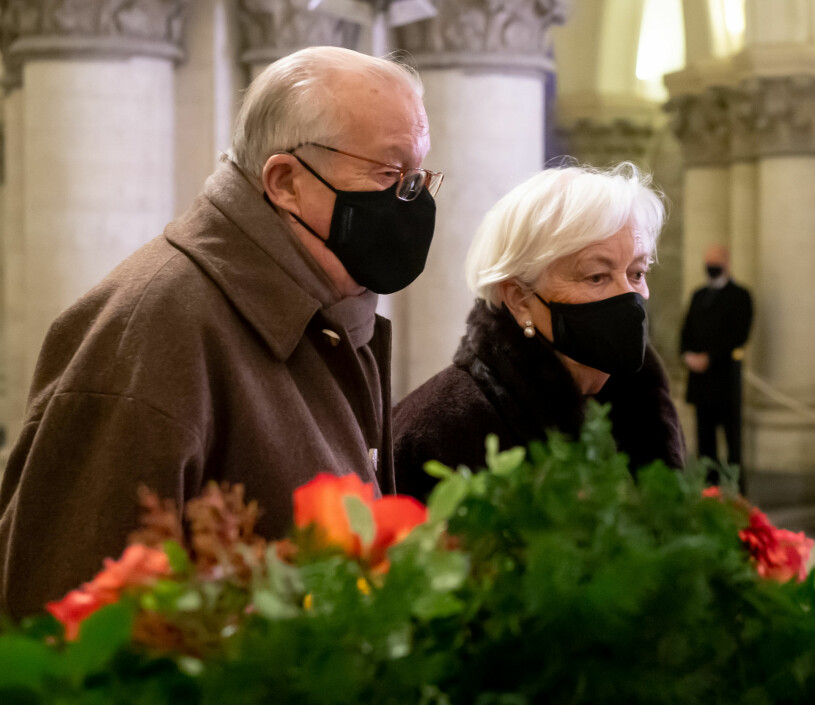 Kung Albert och drottning Paola vid familjeträffen i går. Kung Albert Drottning Paola Belgiens kungafamilj