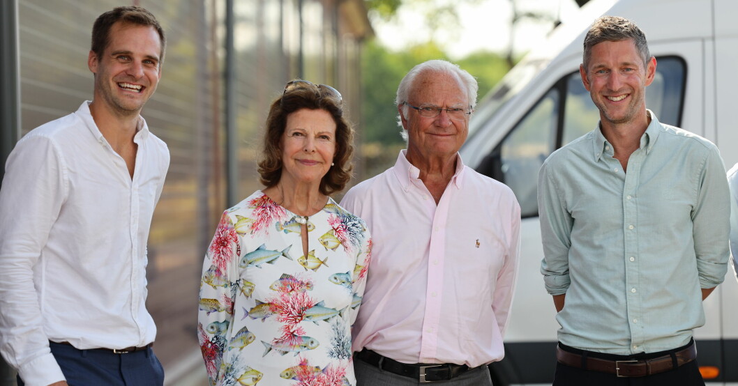 Kungaparet besökte gårdsfisk på landsbygden. Foto: David Levin/Gårdsfisk Kung Carl Gustaf och drottning Silvia på uppdrag