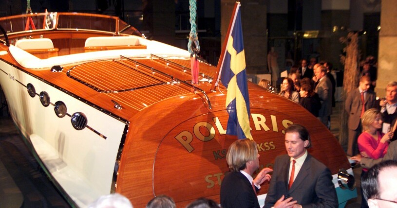 Kung Carl Gustafs lyxbåt "Polaris" brukade hänga i taket på NK. Kung Carl XVI Gustafs båt polaris