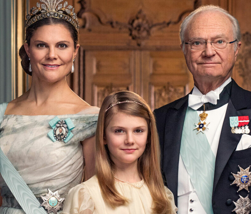 Karin af Kllintberg har följt kungen sedan våren 2021. Kungen, prinsessan Estelle och kronprinsessan Victoria