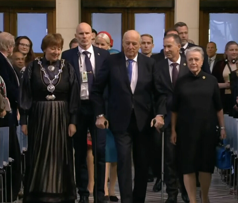 Norska kungafamiljen anländer till rådshuset i Oslo. Nobels fredspris 2022