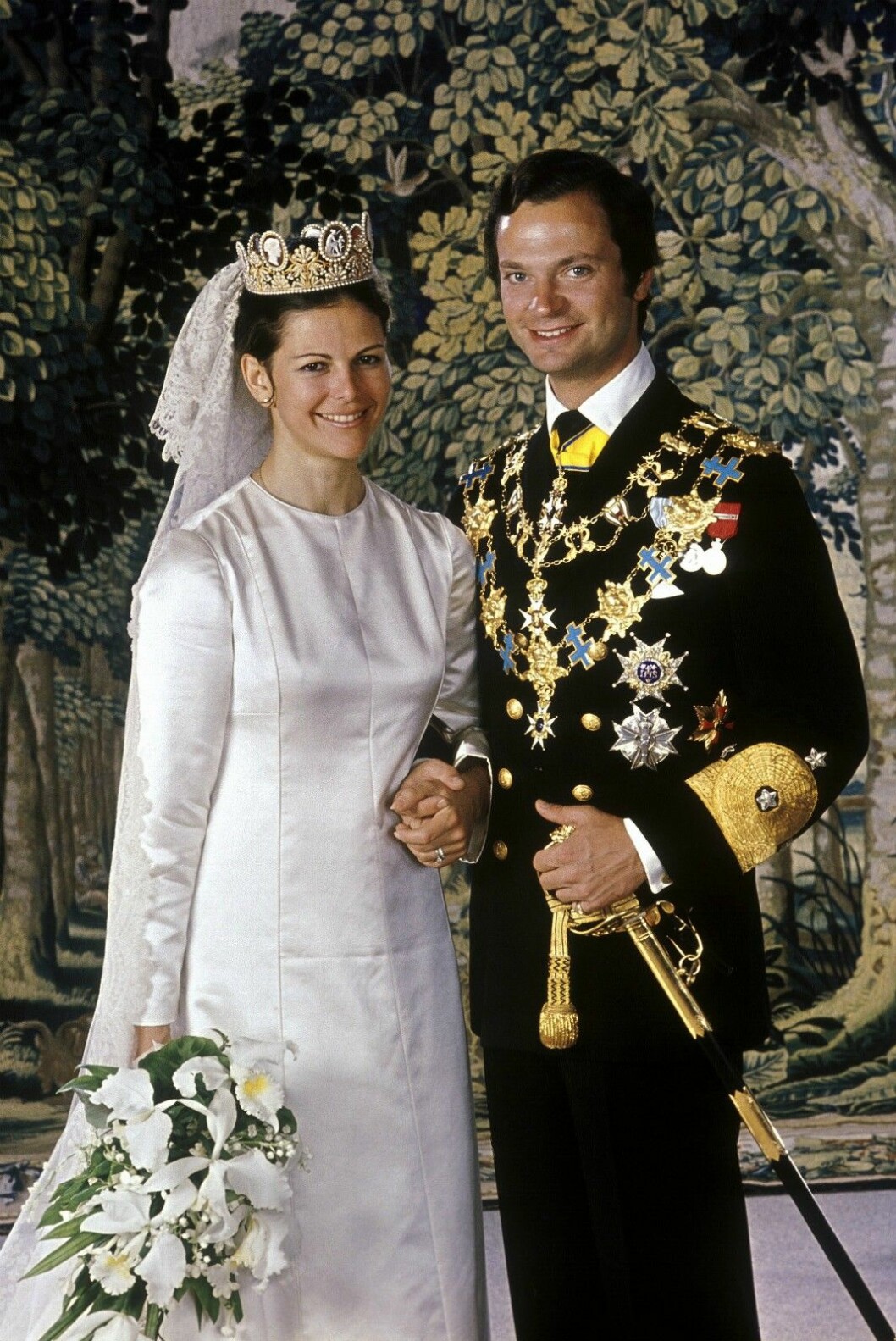 Mästerfotografen Lennart Nilsson tog de officiella bilderna på brudparet. En av de officiella bilderna som togs efteråt på kungaparet.