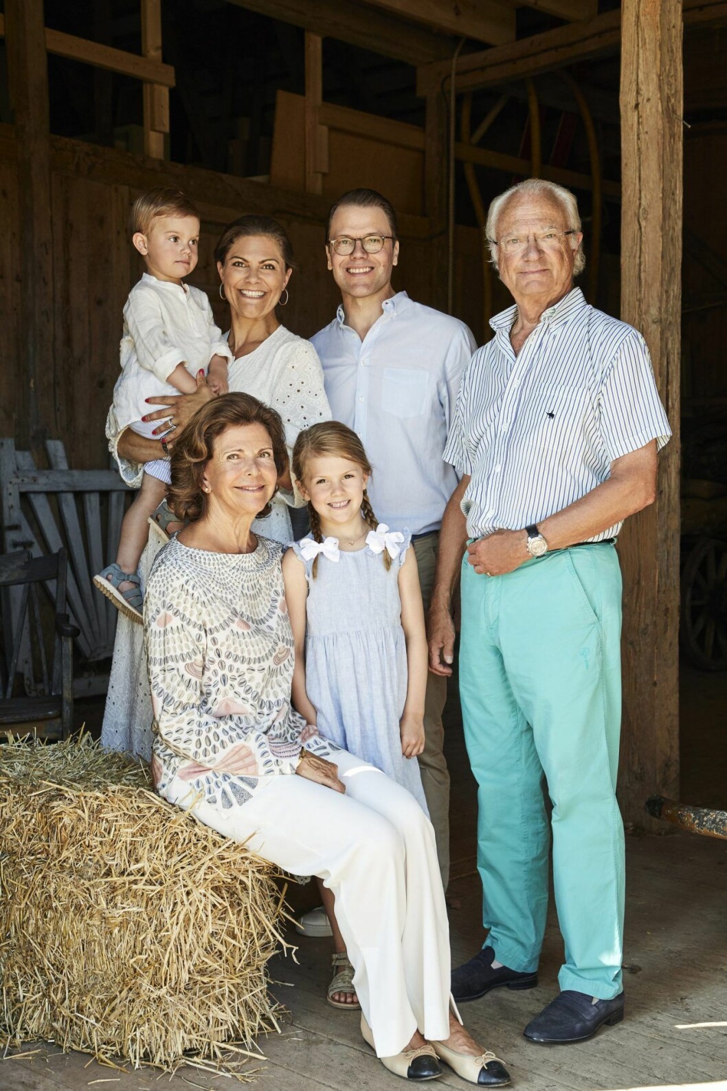 Kungaparet och kronprinsessfamiljen. Kungaparet och kronprinsessfamiljen.