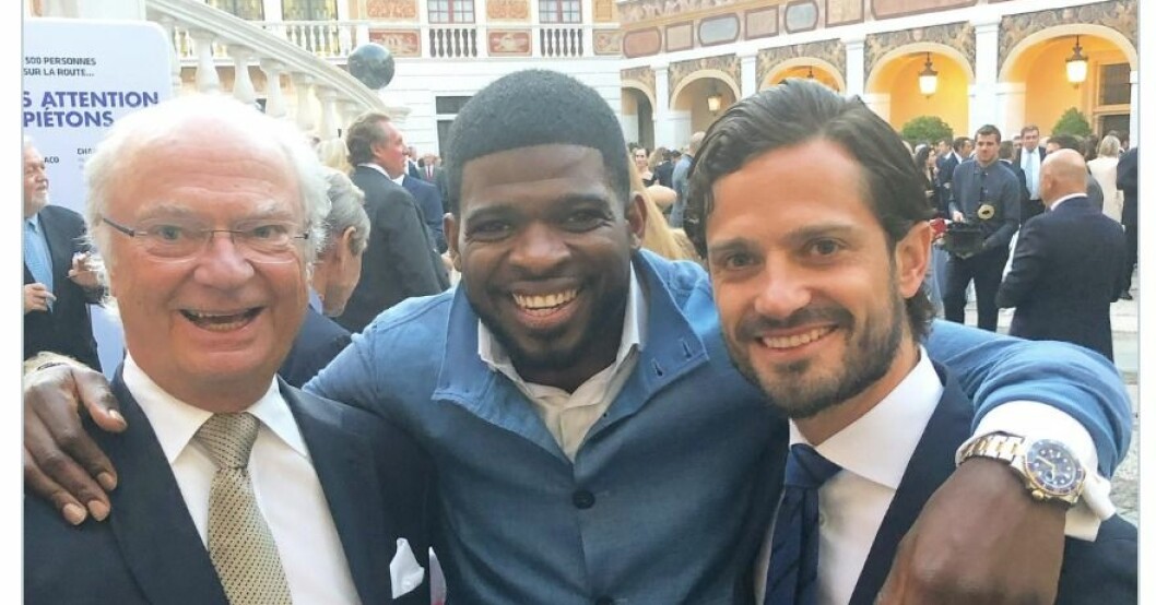 Kungen och prins Carl Philip stortrivdes i PK Subbans sällskap. Kungen, PK Subban och prins Carl Philip.