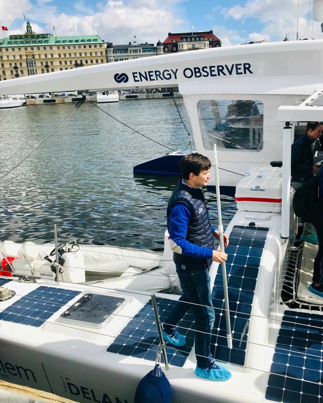 Kungen besökte Energy Observer vid kajen nedanför slottet och fick se en revolutionerande miljöteknik.
