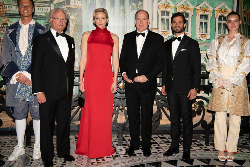 Kungen och prins Carl Philip med Albert och Charlene vid Monte Carlo-rallyts galakalas i våras.