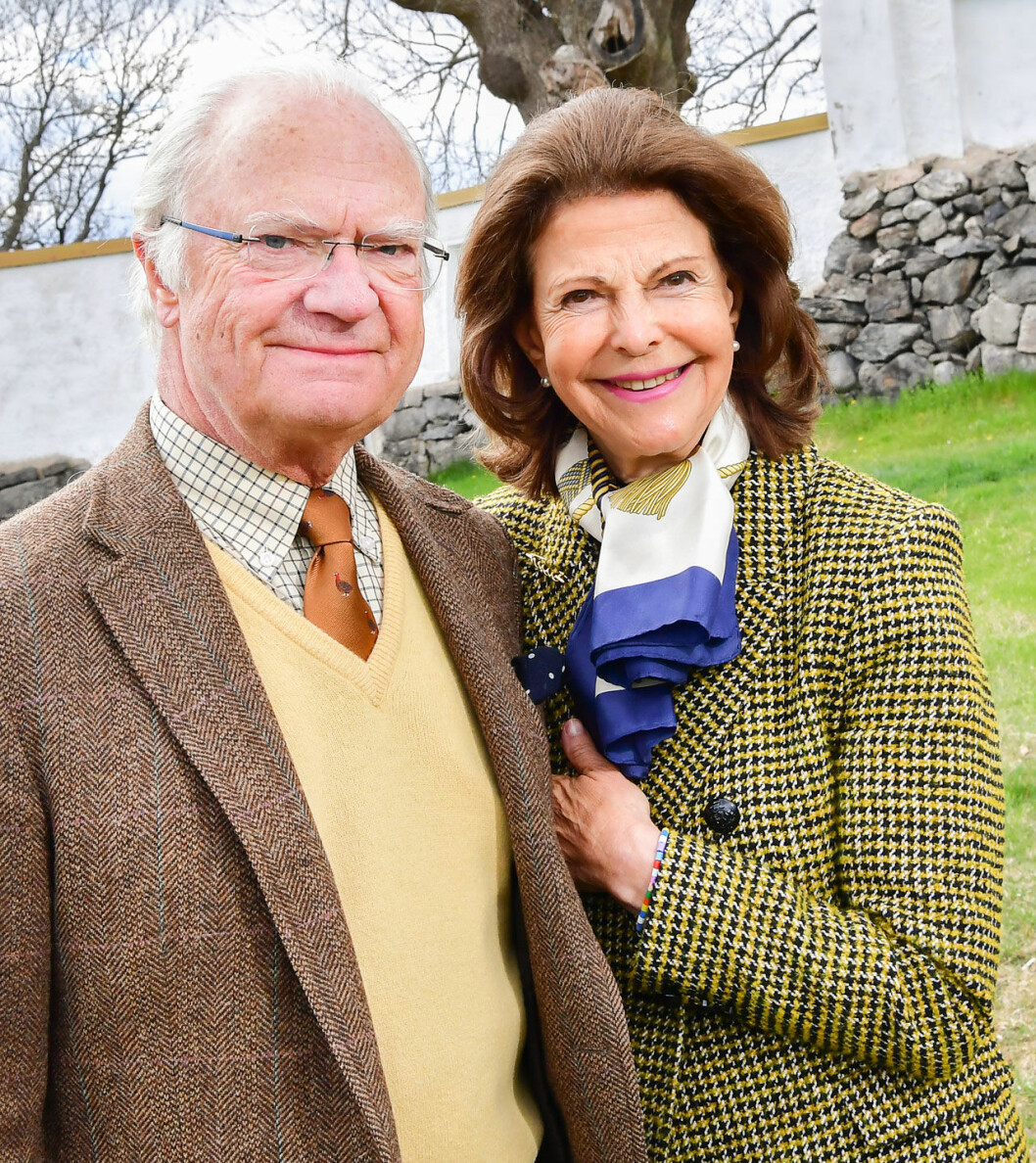 En fin 74-årsdag – trots allt. Kungens födelsedag 2020 på slottet Stenhammar.