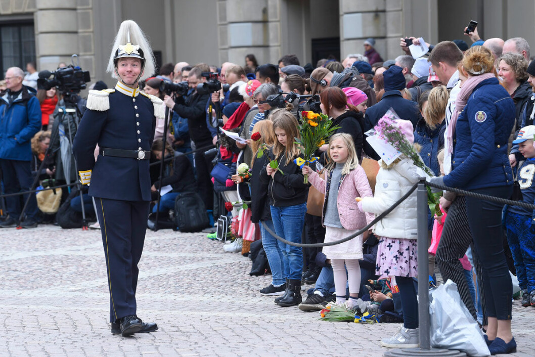 Första byråbilden från kungens firande
