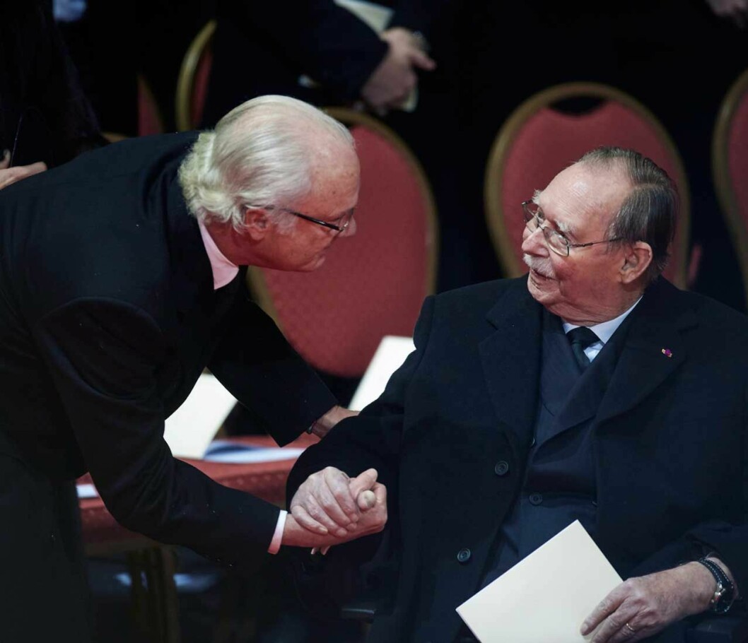 Kungen med storhertig Jean. Storhertigen somnade in den 23 april och han blev 98 år gammal. Kungen med storhertig Jean, som somnade in den 23 april. Han blev 98 år gammal.