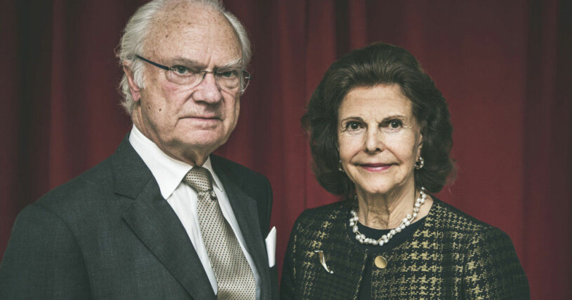 Kungen och drottning Silvia uppskattade nog inte affischerna. Kungen och drottning Silvia.