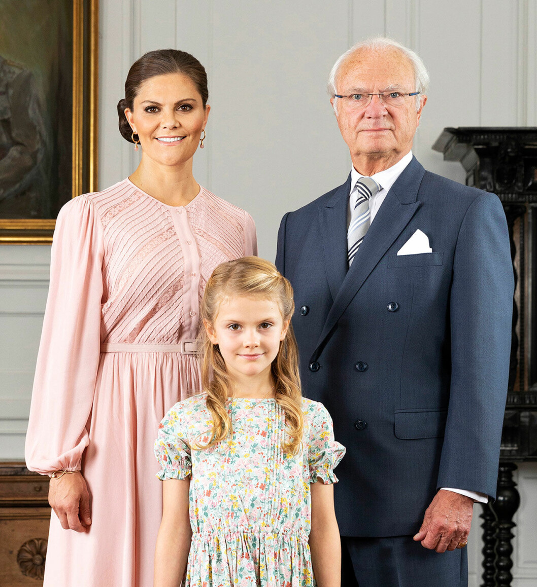 Det är den här trion det kommer handla om i framtiden. Kungen med prinsessan Estelle och kronprinsessan Victoria.