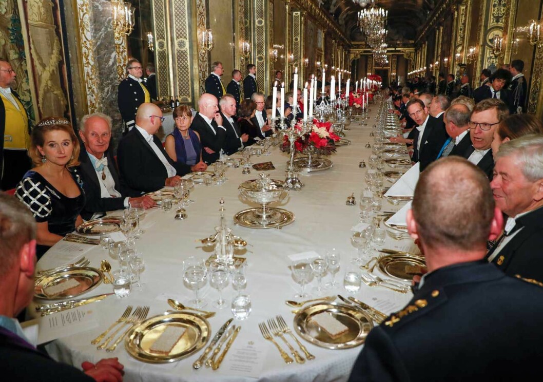 Karl XI:s galleri nu i kväll. Gästerna vid Kungens Nobelmiddag 2019 på Stockholms slott.
