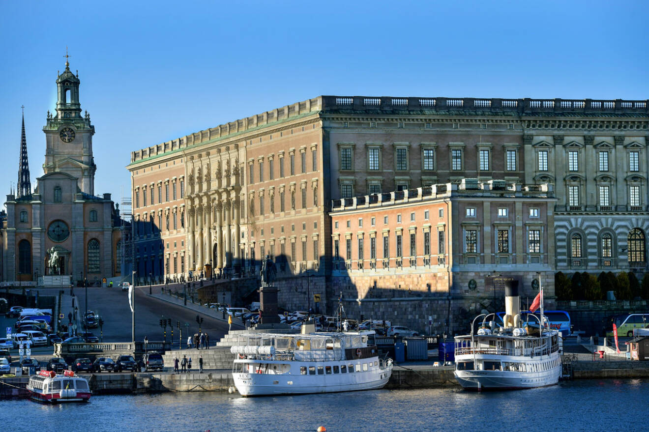 Kungliga slottet - exteriörbild på fasaden mot Norrström.