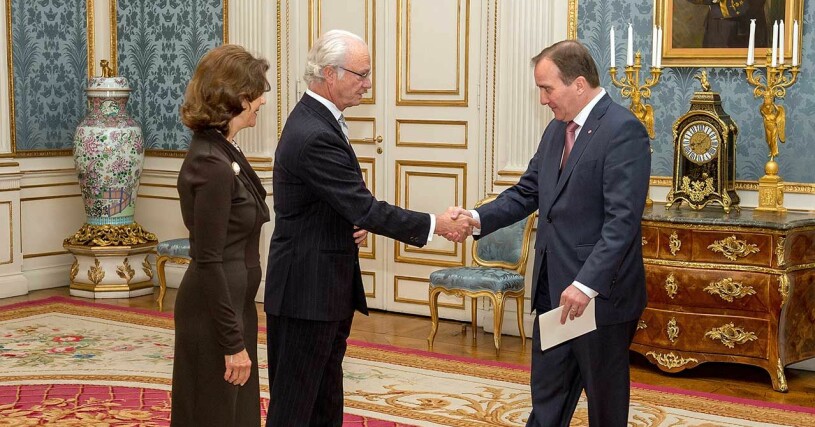 Kungen har riktad kritik mot hanteringen av coronaviruset, något regeringen är ytterst ansvarig för. Kungen kung carl gustaf stefan löfven