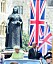 Drottning Victoria står staty vid Windsor Castle.