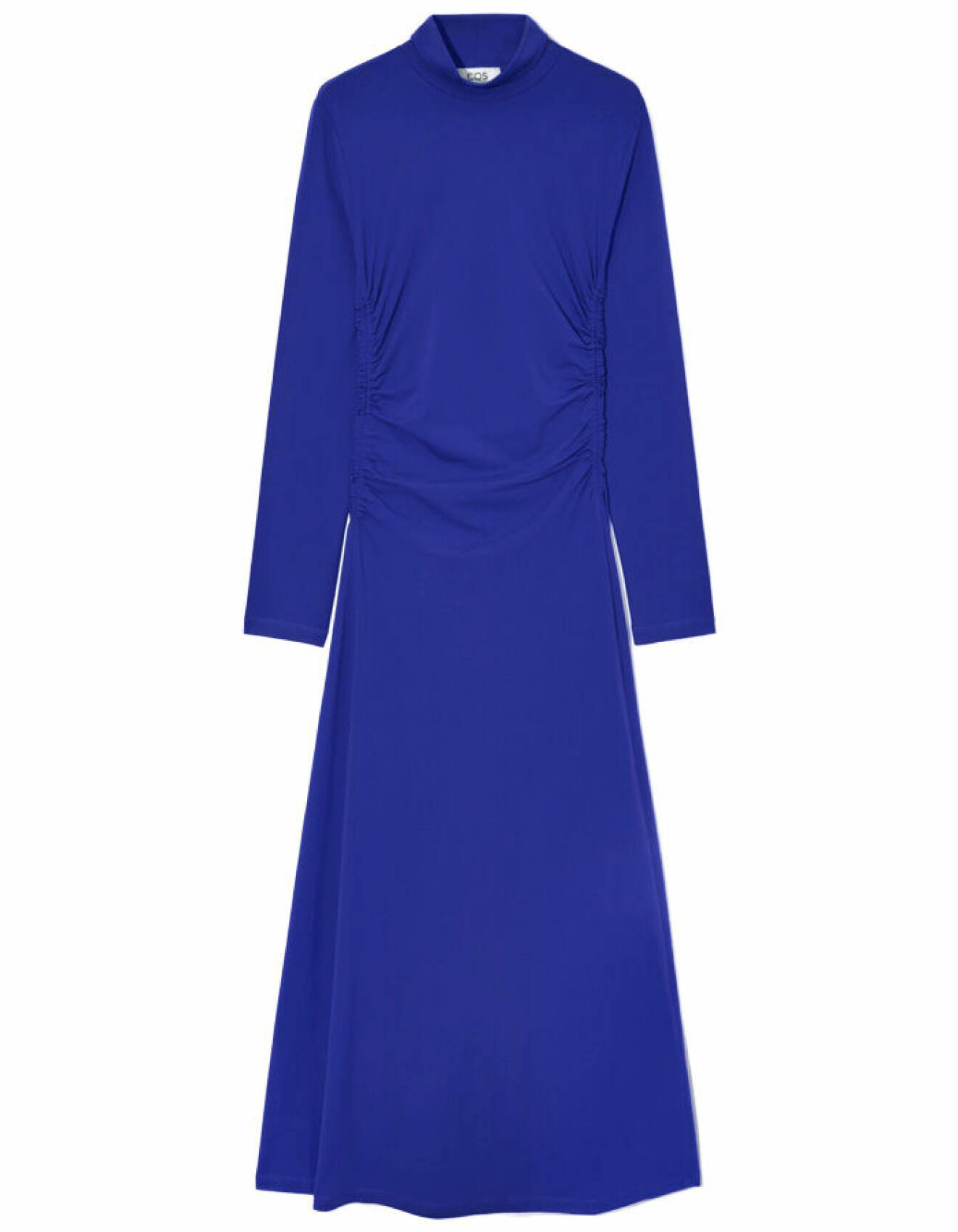 lång blå klänning med rynkade detaljer från cos