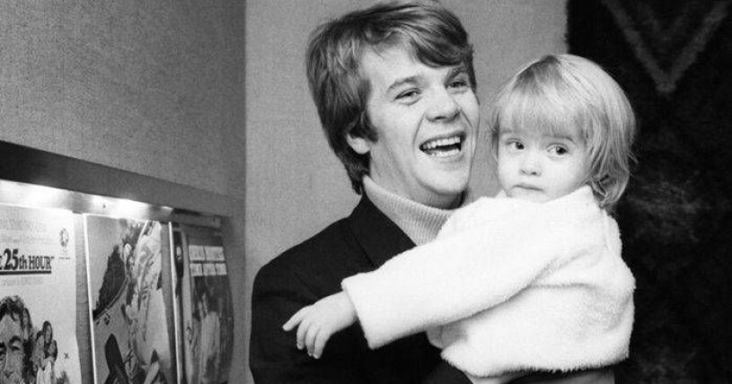 Lasse Berghagen med dottern Malin 1967. Efter hans skilsmässa från Lill-Babs försämrades hans relation till dottern under några år.